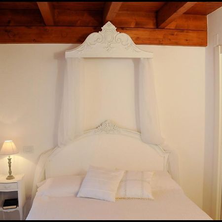 B&B Al Vecchio Borgo 바를레타 객실 사진