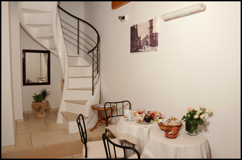 B&B Al Vecchio Borgo 바를레타 외부 사진